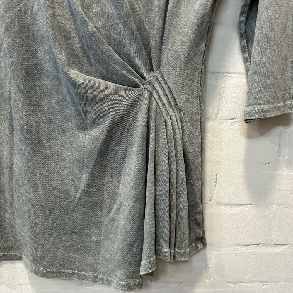M Rena Gray Asymmetrical Lagenlook Pleated Side Drape Tunic Top Size Small - Picture 3 of 5